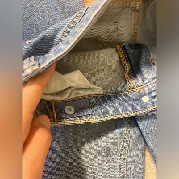 EUC H&M Wide Leg Slightly Distressed Denim Jeans - Picture 5 of 5